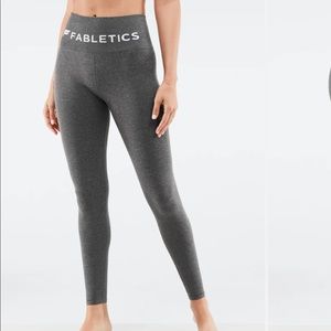 NWT Fabletics grey high waisted seamless classic 7/8 legging